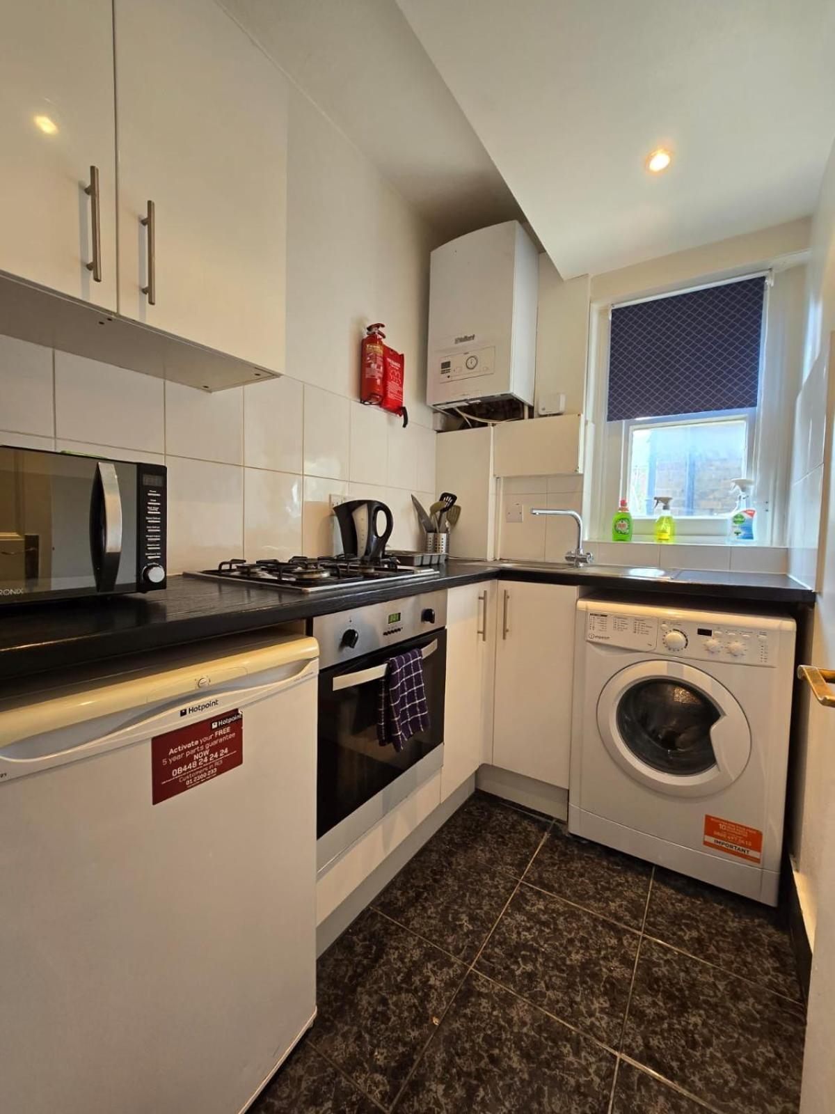 Great Flat Close To Edgware Road 런던 외부 사진
